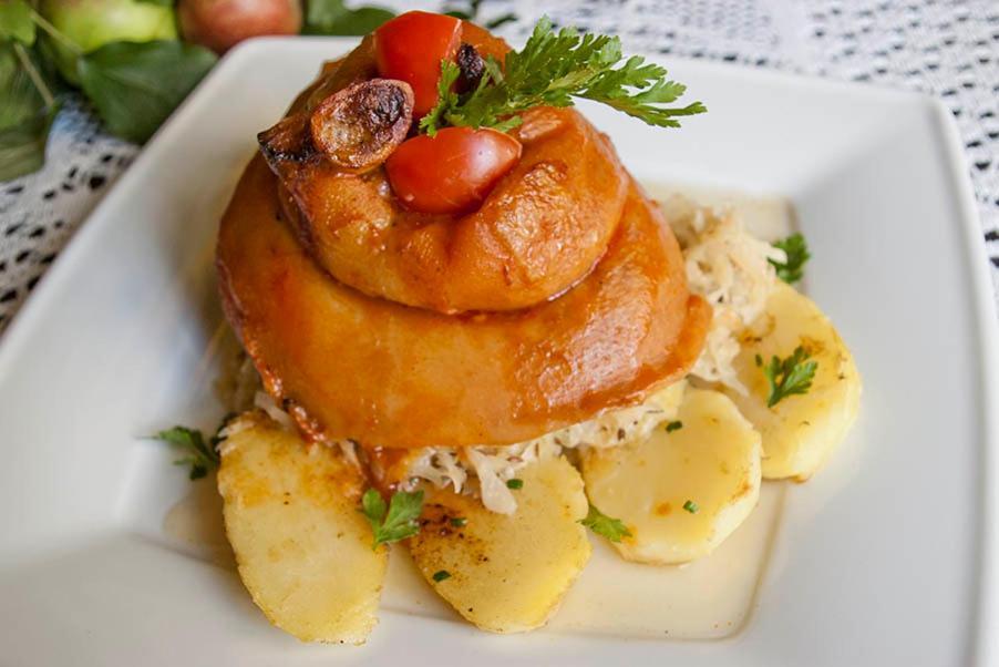 クフィジン Bialy Dwor Bed & Breakfast エクステリア 写真