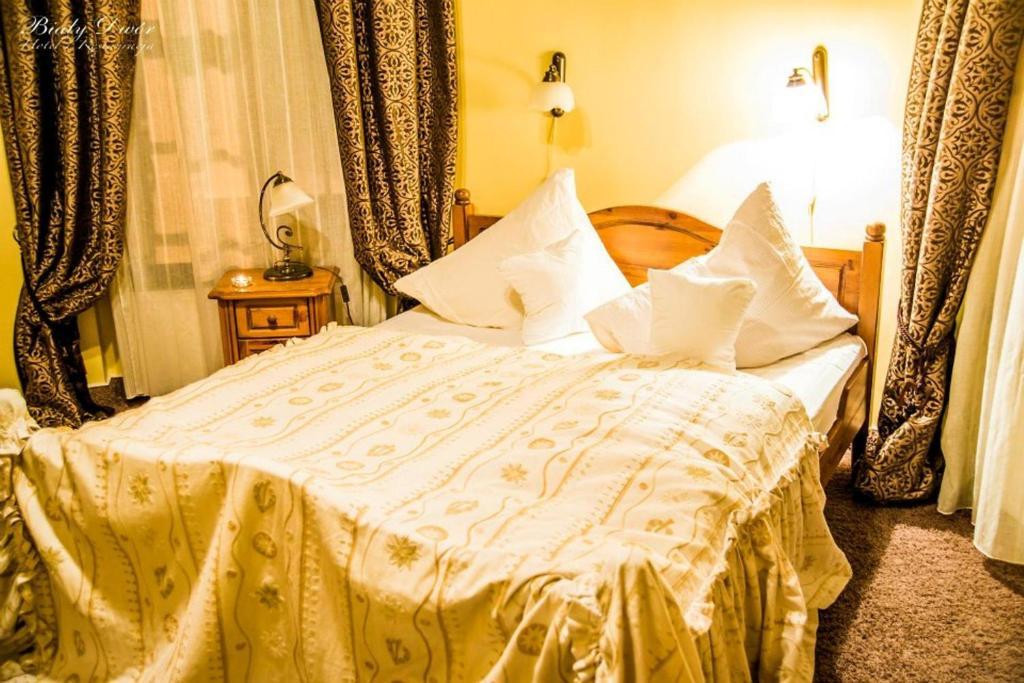 クフィジン Bialy Dwor Bed & Breakfast 部屋 写真