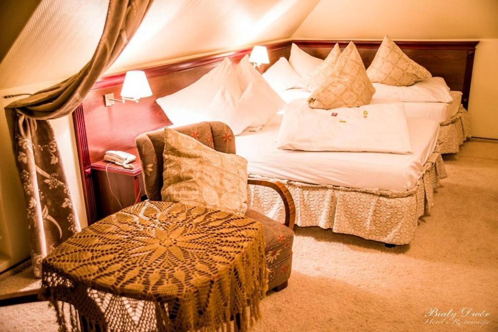 クフィジン Bialy Dwor Bed & Breakfast 部屋 写真
