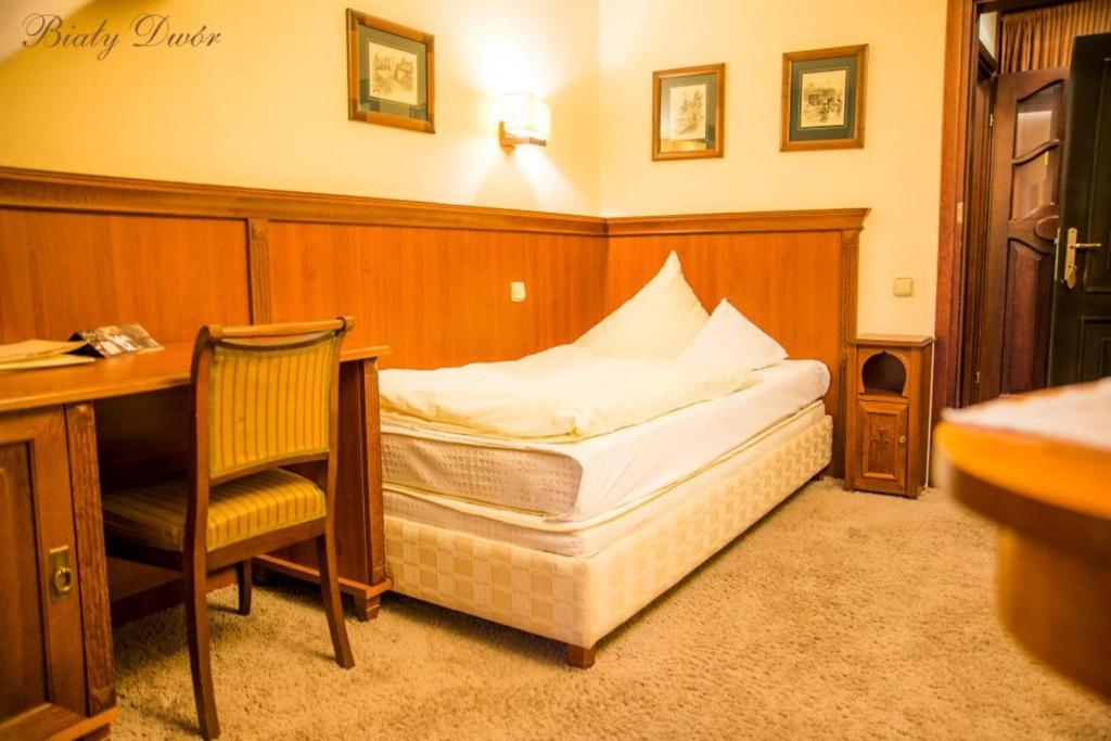 クフィジン Bialy Dwor Bed & Breakfast 部屋 写真