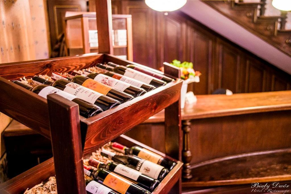 クフィジン Bialy Dwor Bed & Breakfast エクステリア 写真
