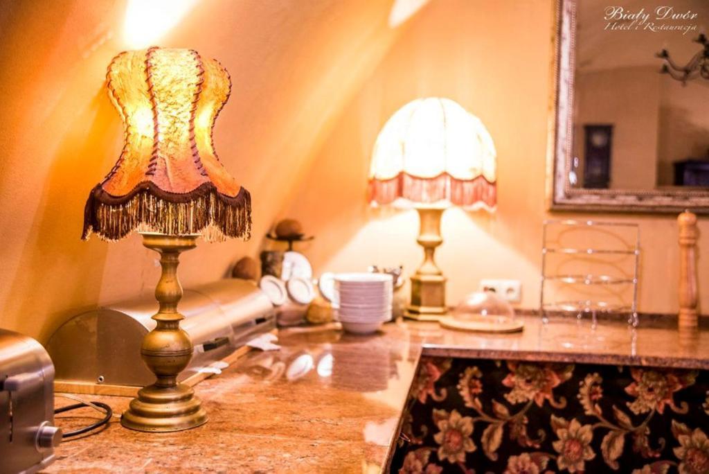 クフィジン Bialy Dwor Bed & Breakfast エクステリア 写真