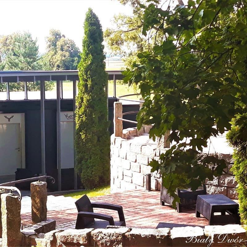 クフィジン Bialy Dwor Bed & Breakfast エクステリア 写真